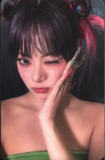 LE SSERAFIM 발라클라바 버전 EUNCHAE CRAZY 2