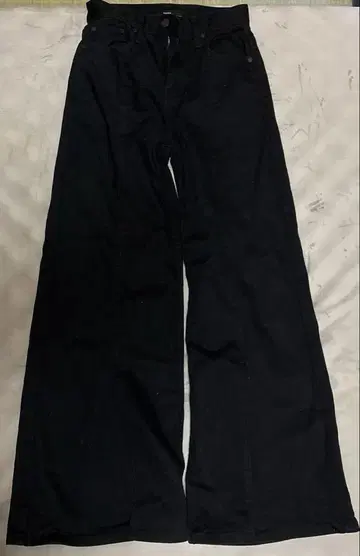 EMODA 블랙 부츠 컷 데님