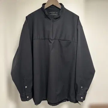 MINOTAUR INST. 블랙 하프 지 셔츠