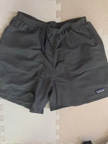 patagonia 그레이 숏팬츠