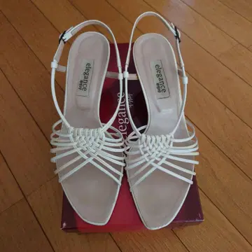 elegance 히메코 화이트 스트랩 샌들 미들 힐