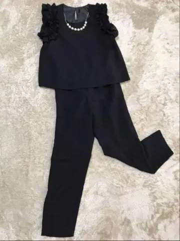 프릴 탑 펄 액세서리 블랙 블랙 셋업