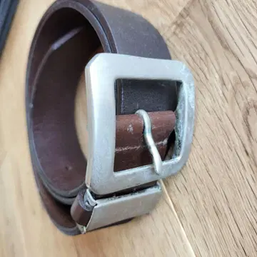 Lee 다크 브라운 가죽 벨트