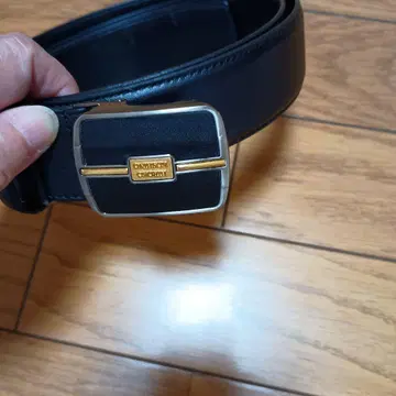 가죽 블랙 벨트 심플한 디자인