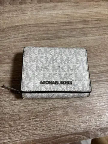 MICHAEL KORS 실버 3단 폴더형 지갑
