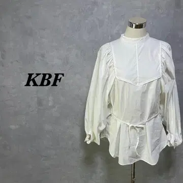 KBF 블라우스 볼륨 허리 리본 백 롱 화이트 4246