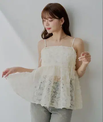 택 포함 미사용 새상품 chico 로즈 튤 페플럼 블라우스