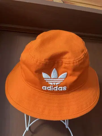 adidas 오렌지 버킷햇