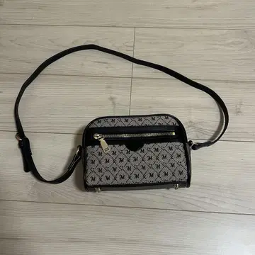 moussy 숄더백