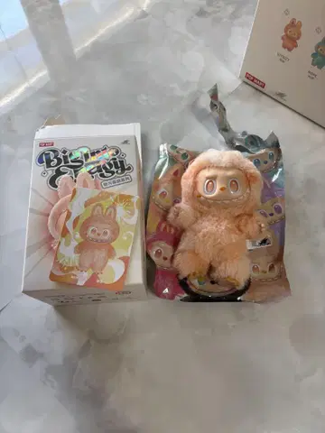 팝 마트 더 몬스터스 라부부 해피니스