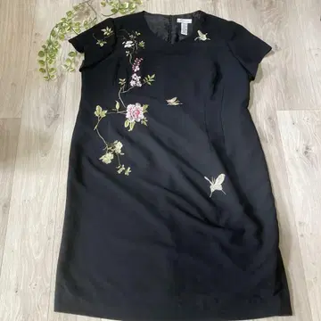 새상품급 dressbarn 빅 사이즈 자수 반팔 원피스 22W(2XL)