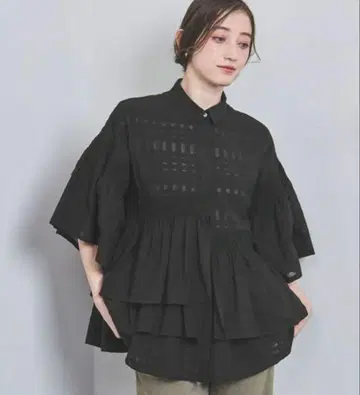 유나이티드 애로우즈 불규칙 셔링 블라우스 체크