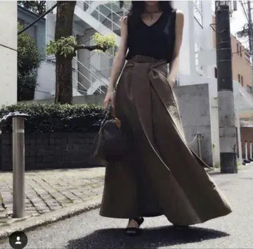 브라운 플레어 스커트 리본 포함