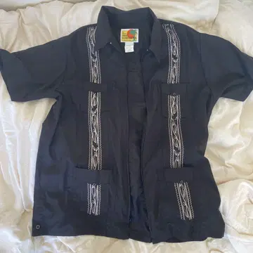 GUAYABERA 블랙 반팔 셔츠