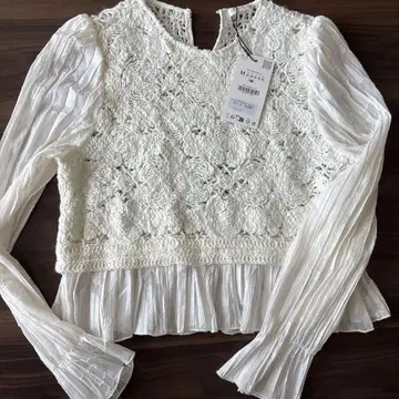 ZARA 화이트 레이스 짜임 플리츠 상의 M