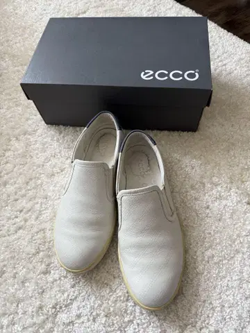 ECCO 화이트 슬립온 38 (24cm)