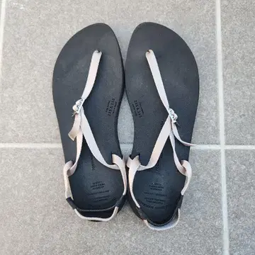 BEAUTIFUL SHOES 베어풋 샌들