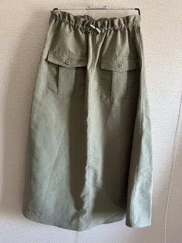 BEAMS 카키 A라인 스커트