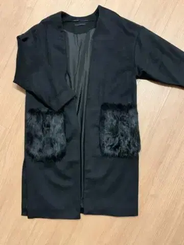 블랙 플리스 롱 코트 포켓 부착