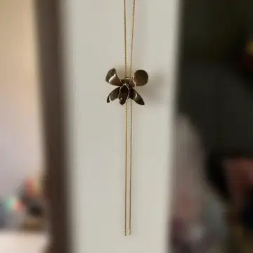 란 목걸이