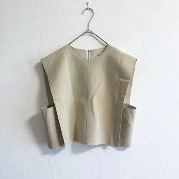 HYKE 23년산 ULTRASUEDE CROPPED TOP 베스트