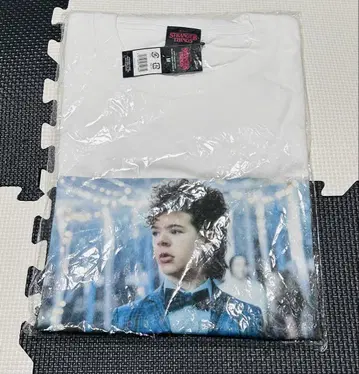 기묘한 이야기 티셔츠 M 사이즈 새상품 익명 배송 더스틴