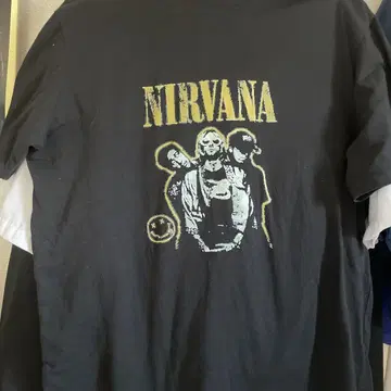 NIRVANA 블랙 T셔츠 L사이즈