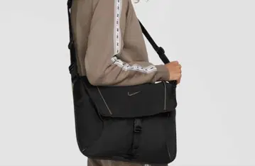 Nike 메신저 백 DJ9792 010 15L