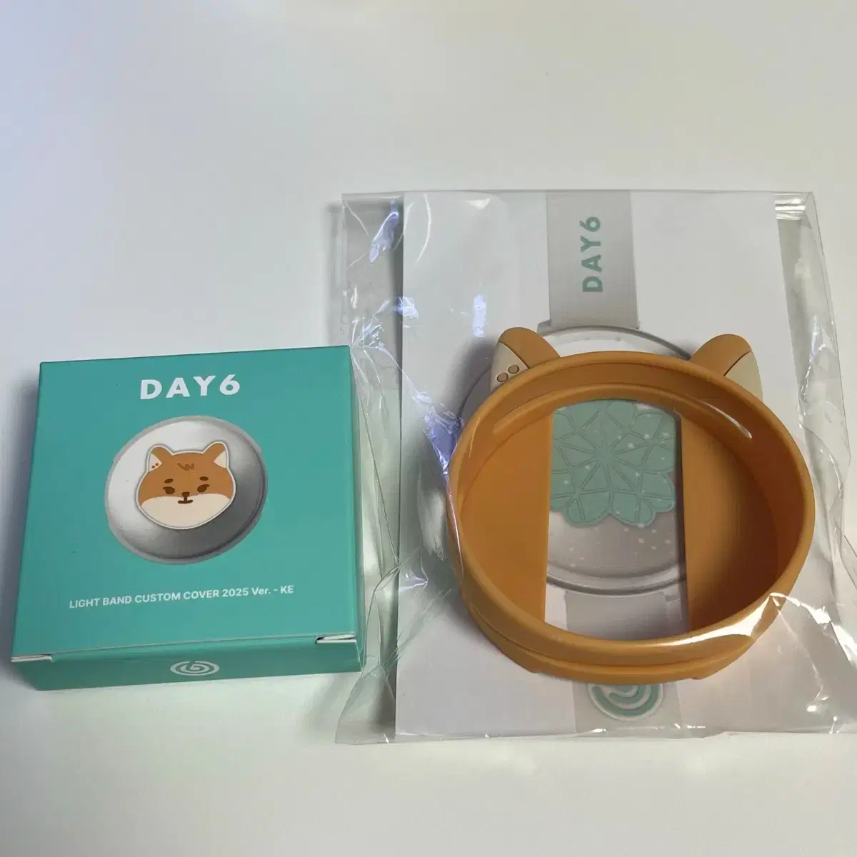 DAY6 | 데이식스 Day6 Madewatch Linker Cover Custom Cover Ke  #데이식스,#마데워치,#마데워치커스텀,#마데워치링커버 on Bunjang Global Site.