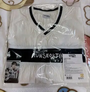 BTS 진 RUNSEOKJIN_ep tour V넥 화이트 티셔츠