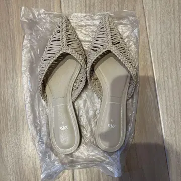 자라 샌들 38