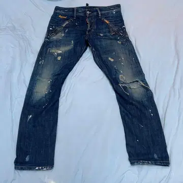 DSQUARED2 데미지 가공 지퍼 포켓 청바지