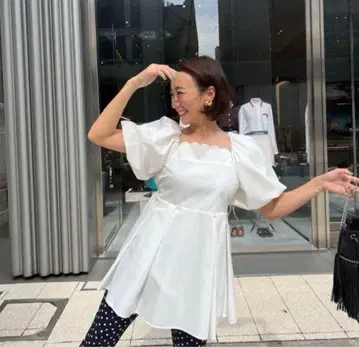 로지몬스터 LUNA 튜닉 블라우스 퍼프 슬리브 반팔 화이트