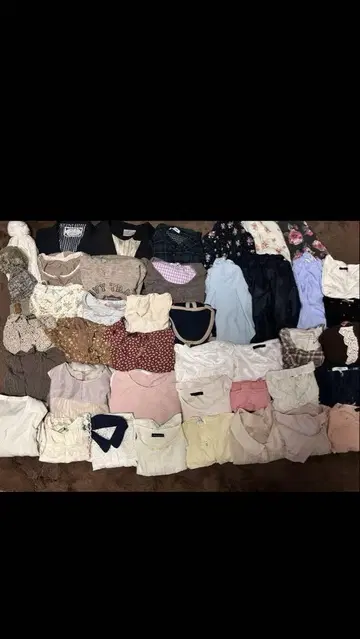 미사용품  여성용 의류 묶음 판매 40점 이상
