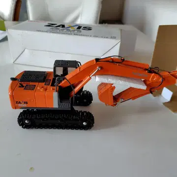 HITACHI ZAXIS 200 1/40 스케일 모형
