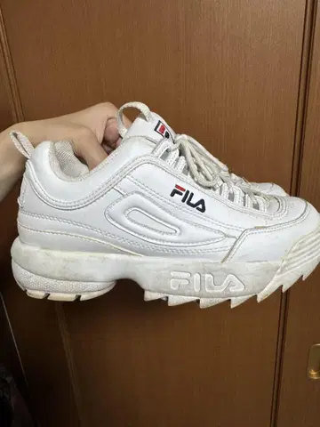 FILA 스니커즈