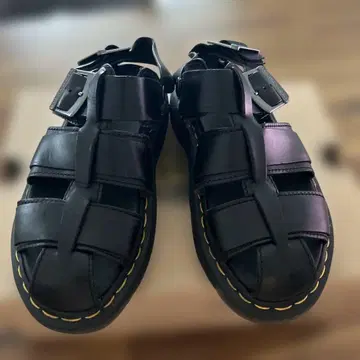 Dr. Martens KASSION 카시온 UK3
