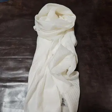 화이트 캐시미어 스톨