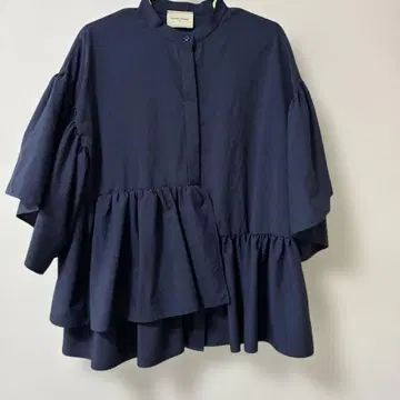 UNITED ARROWS 네이비 프릴 블라우스