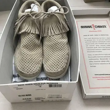 MINNETONKA 456P 베이지 모카신