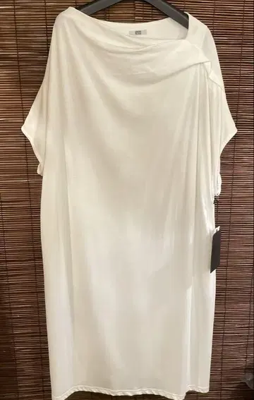 MOYURU 모유루 모에 드레이프 원피스 화이트