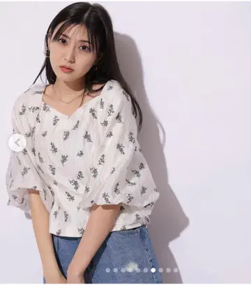 플라워 자카드 반팔 상의