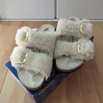 BIRKENSTOCK 샌들