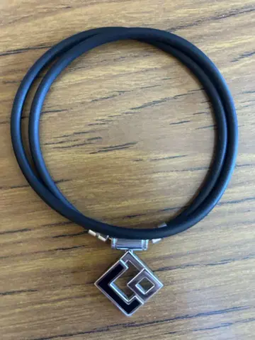 블랙 목걸이