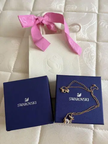 Swarovski 나비 모티브 목걸이