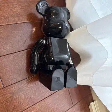 베어브릭 블랙 28cm