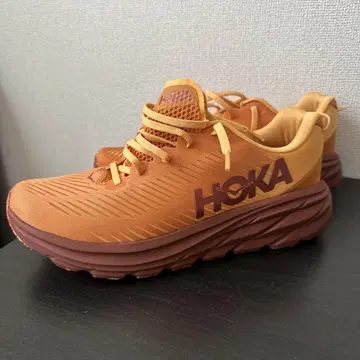 HOKA 트레일 러닝화 오렌지