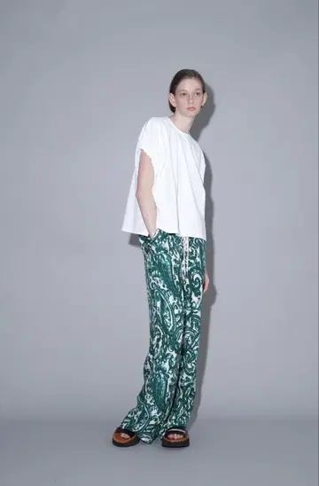 SACRA 화이트 T셔츠