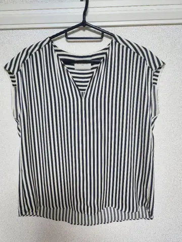 UNITED ARROWS 슬리브리스 스트라이프 셔츠