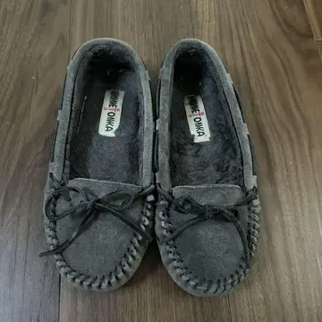 미네통카 모카신 블랙 MINNETONKA 로퍼